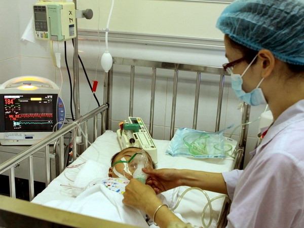 Prudential tặng 20 máy bơm tiêm điện cho Bệnh viện Nhi ảnh 1