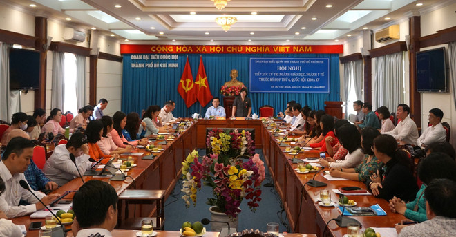 Kiến nghị điều chỉnh chính sách tiền lương phù hợp cho y tế, giáo dục ảnh 1