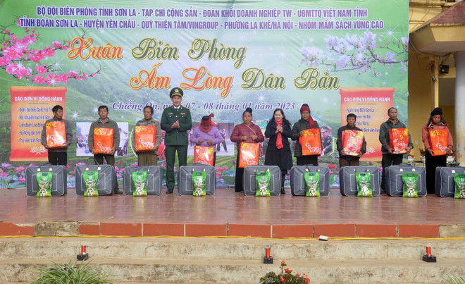 Bộ đội Biên phòng chung tay giúp người dân biên giới giảm nghèo ảnh 2