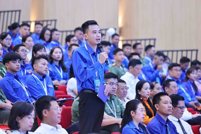 ttxvn_chu_tich_ubnd_thanh_pho_ha_noi_doi_thoai_voi_thanh_nien_thu_do_1410-2.jpg