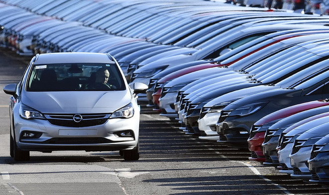 Liên minh châu Âu sẽ tiếp tục trả đũa nếu Mỹ áp thuế ôtô ảnh 1