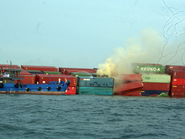 Bắt 6 kẻ trộm tài sản của tàu Heung A Dragon bị chìm ảnh 1