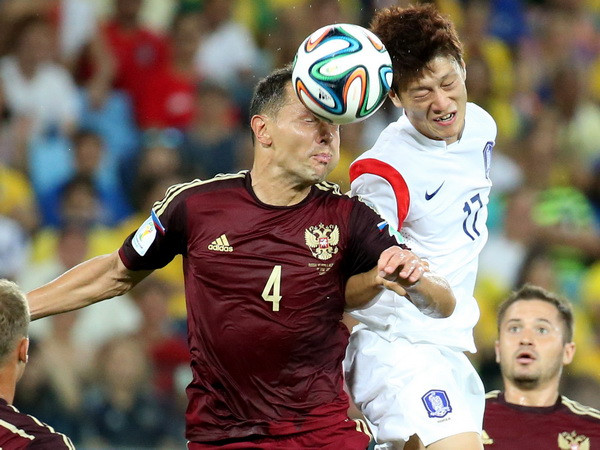 Nga-Hàn: Lần đầu tiên bàn thắng đều từ sai lầm của thủ môn ảnh 1