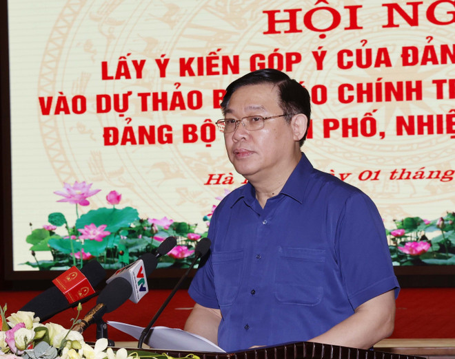 Ủy viên Bộ Chính trị, Bí thư thành ủy Hà Nội Vương Đình Huệ phát biểu. (Ảnh: Trọng Đức/TTXVN) Chủ tịch Quốc hội: Dự thảo văn kiện của Hà Nội cần gắn với Luật Thủ đô ảnh 2