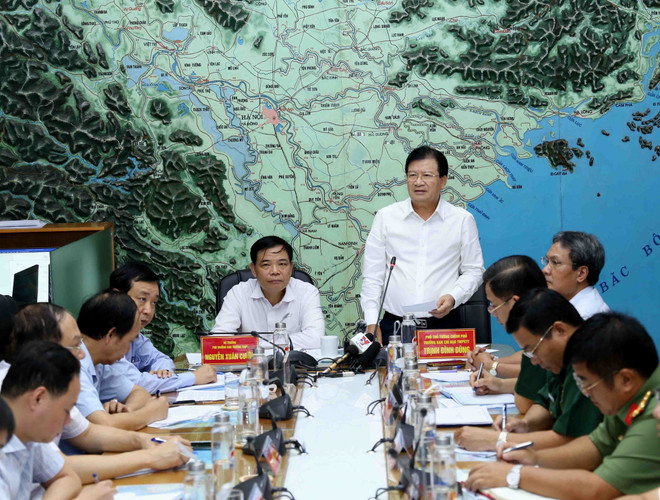 Phó Thủ tướng: Chủ động ứng phó áp thấp nhiệt đới mạnh lên thành bão ảnh 1