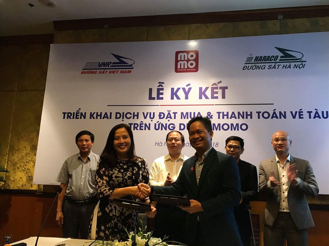 Hành khách lần đầu được đặt, mua vé tàu trên ứng dụng di động ảnh 2