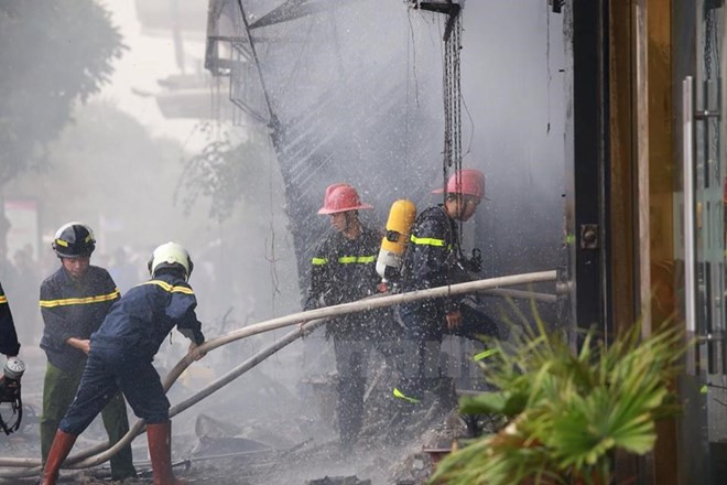Hà Nội: Cháy lớn tại một ngôi nhà 3 tầng ở ngõ Quỳnh ảnh 1