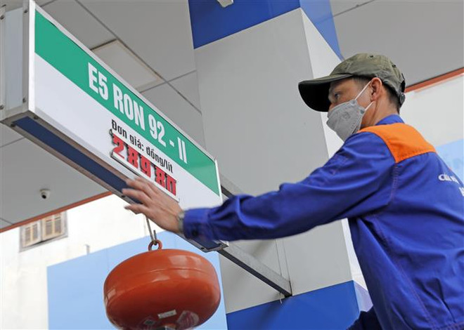 Sẽ chấn chỉnh nếu có hiện tượng một số cây xăng đóng cửa "nghỉ Tết" ảnh 1