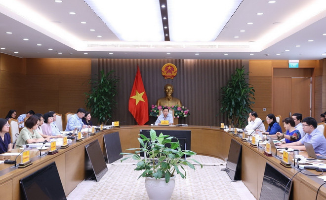 Phó Thủ tướng Trần Hồng Hà chủ trì cuộc họp. (Ảnh: Văn Điệp/TTXVN) nghi_dinh_quy_dinh_ve_gia_dat2.jpg