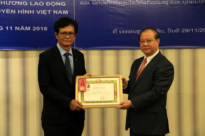 Việt Nam bàn giao cho Lào Đài Phát thanh-Truyền hình tỉnh Udomsay ảnh 2