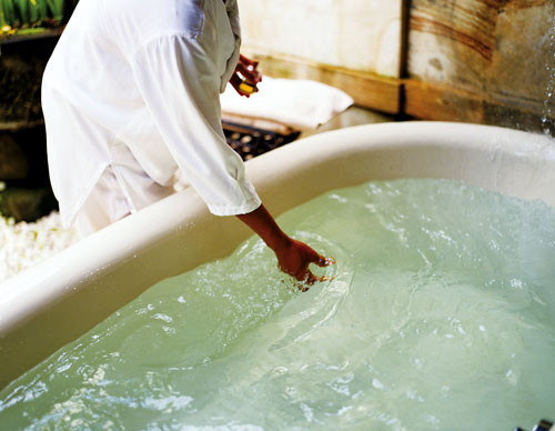 Bảy bí quyết giúp bạn xinh đẹp hơn rất nhiều từ... phòng tắm ảnh 5