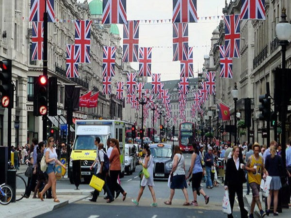 London là thành phố đắt đỏ đứng thứ năm trên thế giới ảnh 1