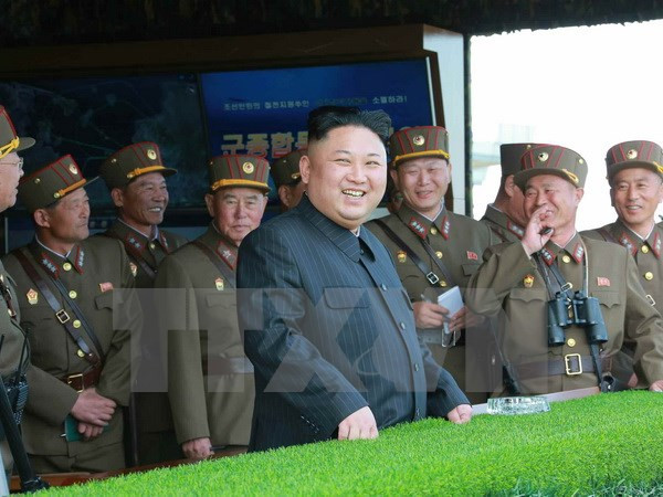 Ông Kim Jong-un ra lệnh cho không quân sẵn sàng tấn công tàu sân bay ảnh 1