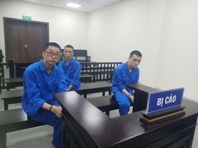 Hà Nội: Phạt tù nhóm đối tượng bán hàng trăm tài khoản ngân hàng ảnh 1