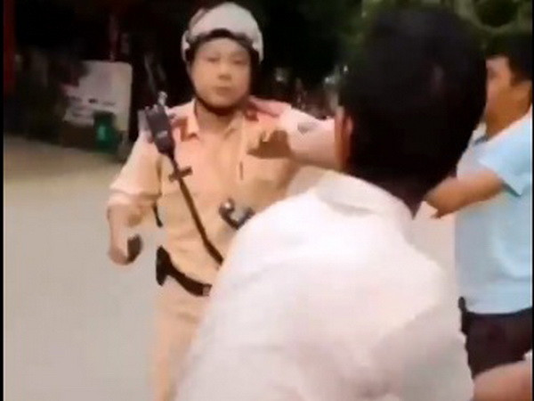 Khởi tố, bắt tạm giam đối tượng chống người thi hành công vụ ảnh 1