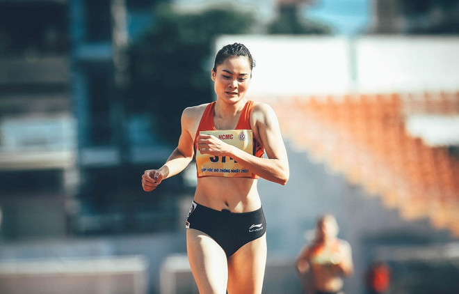 Quách Thị Lan thi đấu bán kết nội dung 400m chạy rào ở Olympic Tokyo 2020 ngày 2/8. (Ảnh: FBNV) Quách Thị Lan - “Bông hồng thép” của điền kinh Việt Nam ảnh 1
