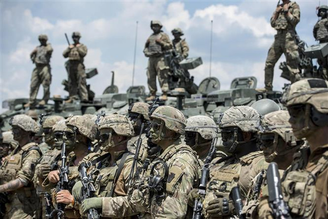 Binh sỹ Mỹ tham gia một cuộc tập trận ở Macedonia ngày 17/6/2019. (Ảnh: AFP/ TTXVN) Mỹ chuẩn bị triển khai hành động quân sự để ngăn chặn Iran ảnh 1