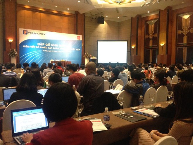 Petrolimex khẳng định tại top VN30 khi niêm yết trên sàn HoSE ảnh 1