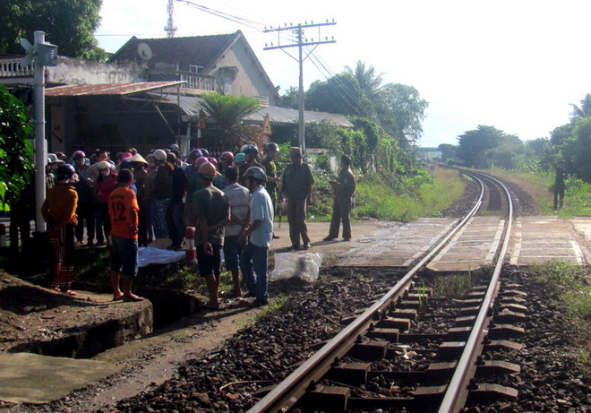 Băng qua đường sắt, một cụ bà 80 tuổi bị tàu đâm chết tại chỗ ảnh 1