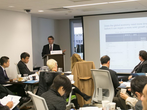 Kinh tế thế giới đứng trước tương lai bất ổn, khó đoán định ảnh 1