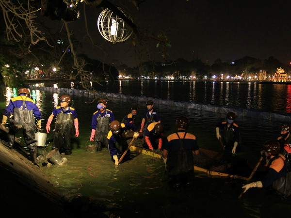 Lấy ý kiến cộng đồng người dân Hà Nội về nạo vét Hồ Gươm ảnh 1