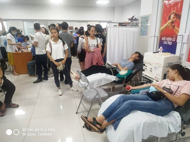 Tai nạn giao thông nghiêm trọng ở Quảng Bình: Tình người trong đại nạn ảnh 1