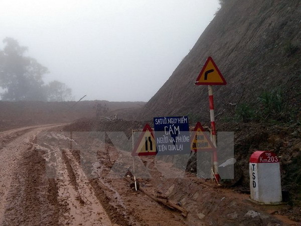 Kon Tum: Phát sinh 5 điểm sạt lở mới trên đường Trường Sơn Đông ảnh 1