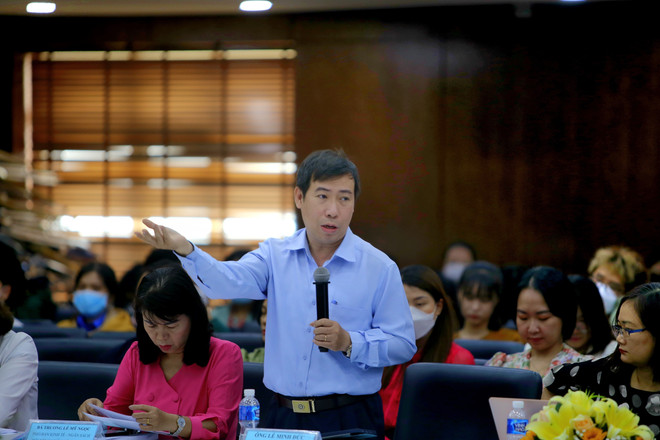 Ông Lê Minh Đức, Phó trưởng Ban Pháp chế Hội đồng Nhân dân Thành phố Hồ Chí Minh phát biểu tại hội thảo. (Ảnh: Thành Chung/TTXVN) Kiến nghị đổi mới tổ chức và hoạt động của UBND Thành phố Hồ Chí Minh ảnh 2