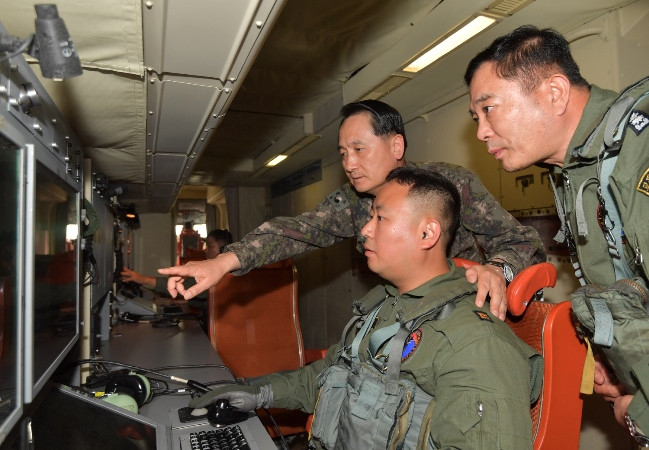 Hải quân Hàn Quốc được đặt trong tình trạng sẵn sàng chiến đấu ảnh 1