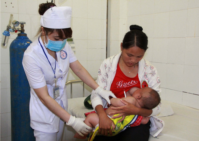 Đắk Lắk: Cứu kịp thời bệnh nhi 5 tháng tuổi mắc bệnh não mô cầu ảnh 1