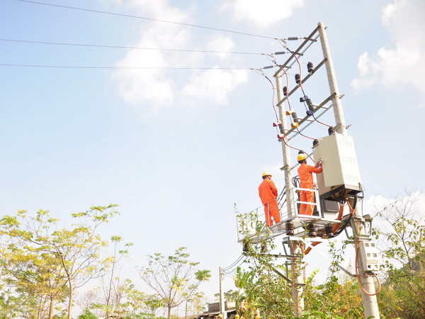 Tiêu thụ điện ở miền Bắc đạt đỉnh mới trong đợt nắng nóng gay gắt ảnh 1