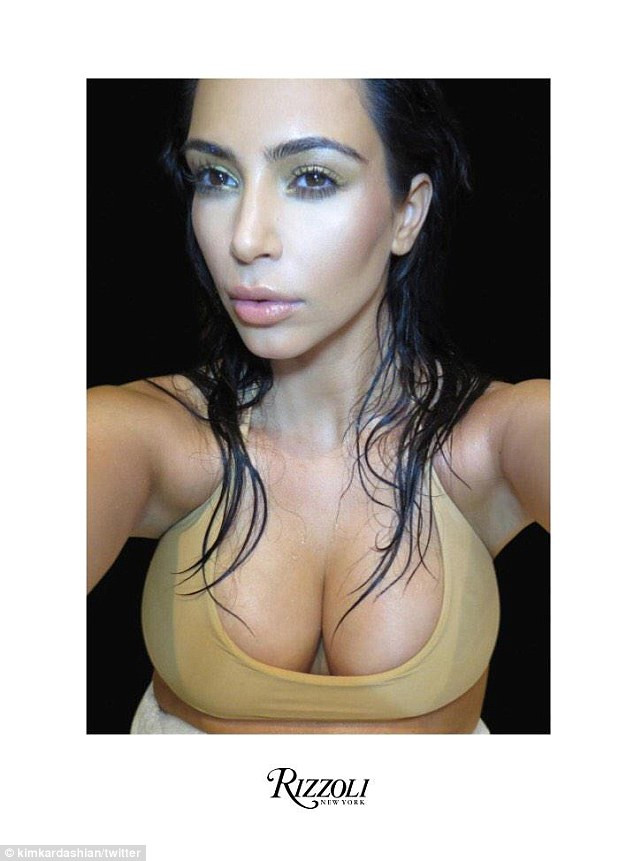 [Photo] Cô đào Kim Kardashian tung ảnh tự sướng gợi cảm ảnh 2