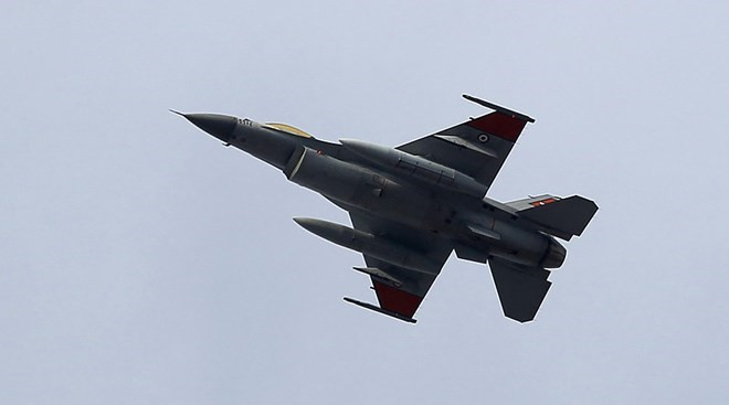 Ai Cập không kích phá hủy một đoàn xe vận chuyển vũ khí lậu từ Libya ảnh 1