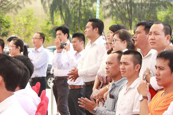 Ngày đầu có 4G: Khách hàng hào hứng với Internet tốc độ cao ảnh 3