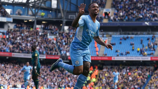 Premier League: Man City tạo áp lực lên Liverpool, Tottenham hụt hơi ảnh 1