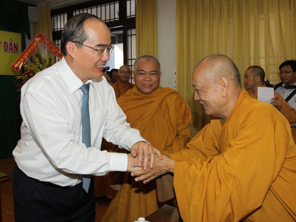 Chủ tịch MTTQ chúc mừng Giáo hội Phật giáo nhân Đại lễ Phật đản ảnh 1