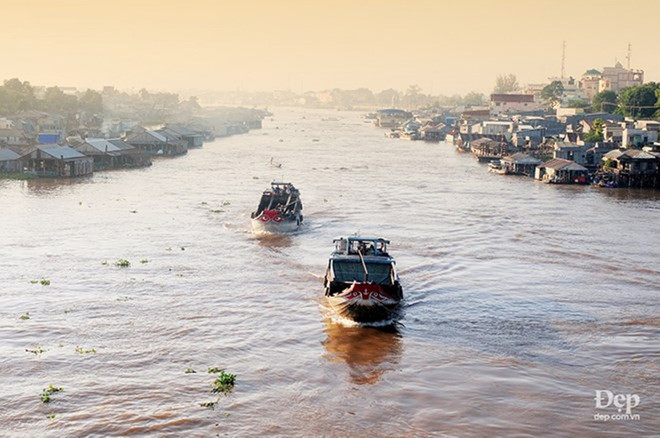 Phát động cuộc thi ảnh người phụ nữ với sông nước trên Facebook ảnh 1