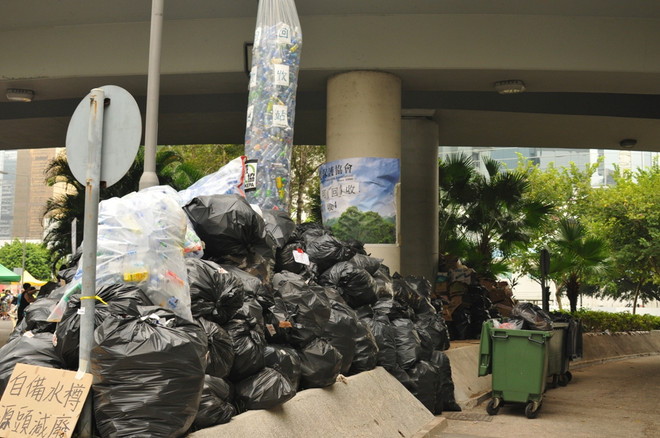 Ý thức bảo vệ môi trường tuyệt vời của người biểu tình Hong Kong ảnh 7