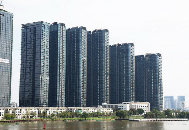 Khu phức hợp căn hộ cao cấp bên sông Sài Gòn, ngay trung tâm quận 1, Thành phố Hồ Chí Minh. (Ảnh: Hồng Đạt/TTXVN) ttxvn_bat dong san tphcm_2.jpg