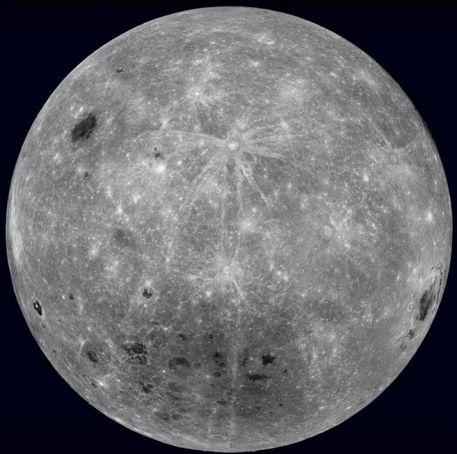 Một số tàu vũ trụ đã đến thăm phía sau của Mặt Trăng.(Nguồn: NASA) mat trang2.jpg