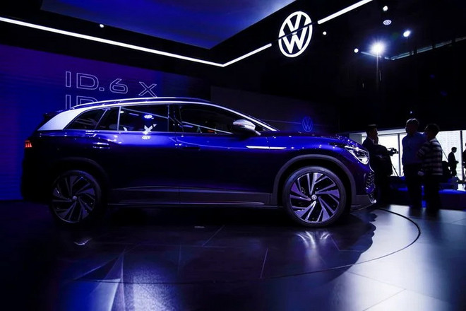 Một chiếc Volkswagen ID.6 X được trưng bày tại Triển lãm Ôtô Thượng Hải. (Nguồn: Reuters) o to.jpg