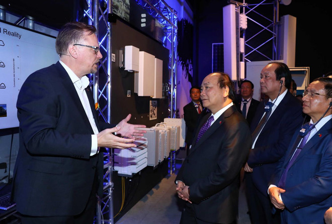 Thủ tướng tham quan một số mô hình công nghệ cao tại Thụy Điển ảnh 1