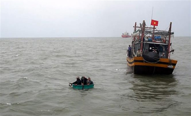 Tàu chở gạo của Indonesia chìm trên vùng biển cửa Định An ảnh 1