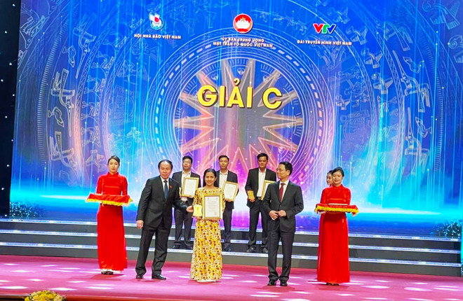 Vinh danh các tác giả đoạt Giải báo chí chống tham nhũng lần thứ 3 ảnh 3