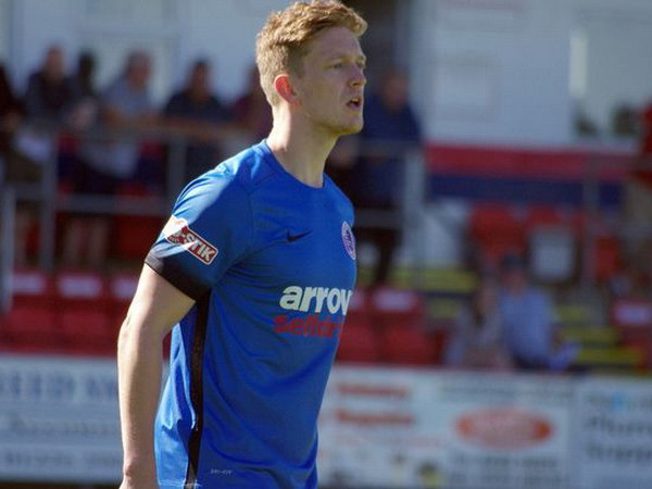 Cầu thủ người Anh qua đời sau cơn đột quỵ ngay trên sân đấu ảnh 1