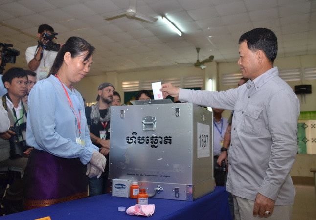 Cử tri Campuchia bắt đầu bỏ phiếu bầu Hội đồng xã, phường ảnh 1