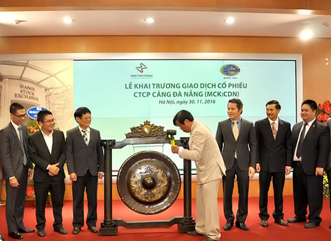 Cảng Đà Nẵng chính thức niêm yết 66 triệu cổ phiếu trên Sàn Giao dịch chứng khoán Hà Nội. (Ảnh: Cảng Đà Nẵng cung cấp) Cảng Đà Nẵng chính thức lên sàn giao dịch chứng khoán Hà Nội ảnh 1