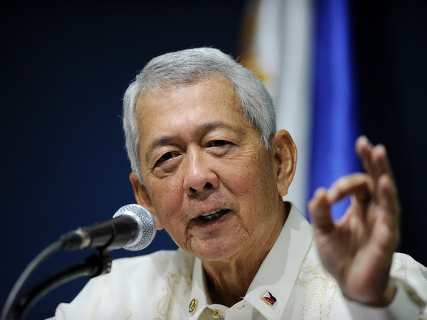 Quốc hội Philippines bác bỏ tư cách ngoại trưởng của ông Yasay ảnh 1