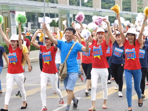 Công nhân Bình Dương gắn bó hơn với nhà máy sau sự cố ảnh 1