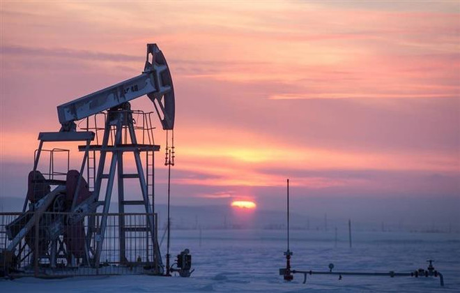 Giếng dầu ở thành phố Almetyevsk, Cộng hòa Tatarstan, LB Nga. (Ảnh: TASS/TTXVN) Nga cảnh báo G7 áp giá trần dầu mỏ có nguy cơ phản tác dụng ảnh 1